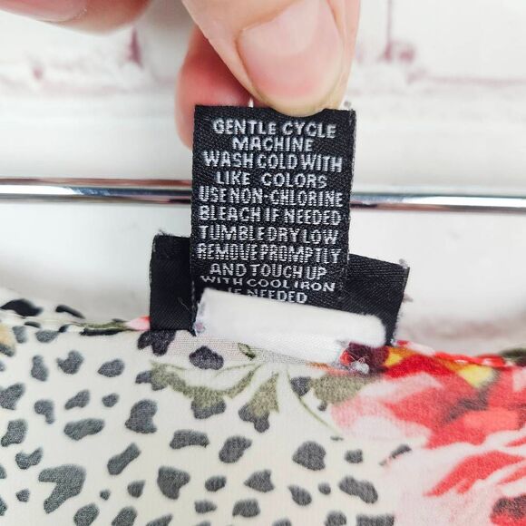 TORRID Rockabilly Lightweight Semi Sheer Leopard Print Rose Floral Tank Top 2 L - Picture 4 of 6